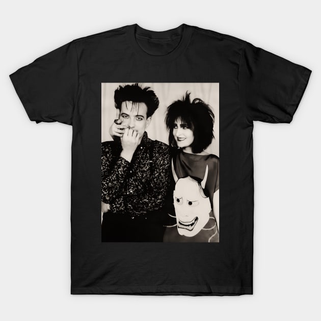 Siouxsie Sioux and Robert Smith's T-Shirt by wintoastore